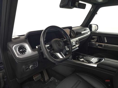 Used 2025 Mercedes-Benz G 550 image 9