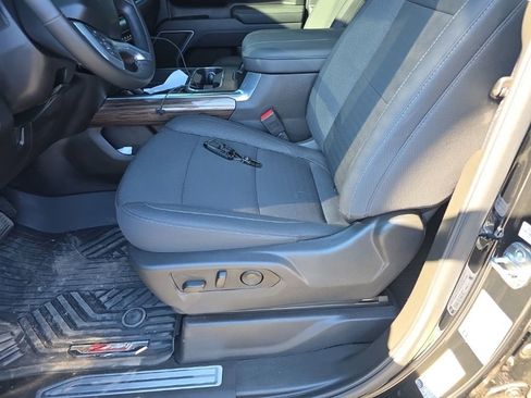 Used 2025 Chevrolet Silverado 2500 LT w/ Convenience Package image 15