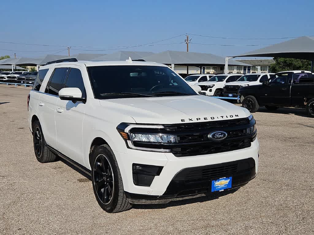 Used 2023 Ford Expedition Limited RWD image 2