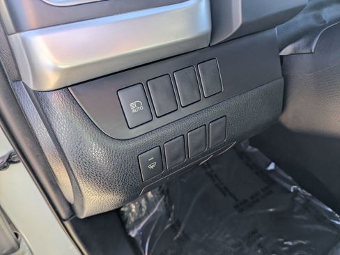 Used 2019 Toyota Highlander LE image 15