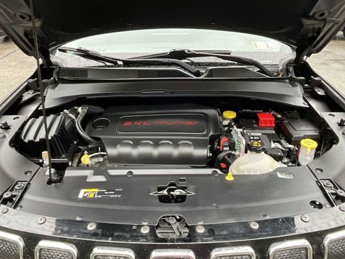 Used 2022 Jeep Compass Limited image 28