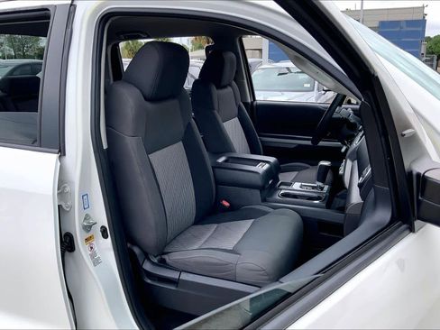 Used 2015 Toyota Tundra SR5 w/ SR5 Upgrade Package image 9