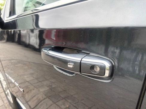 Used 2022 GMC Yukon XL Denali RWD image 10
