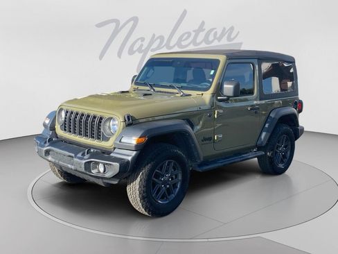 Used 2025 Jeep Wrangler Sport AWD/4WD image 1