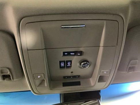 Used 2017 GMC Yukon Denali w/ Open Road Package AWD/4WD image 19