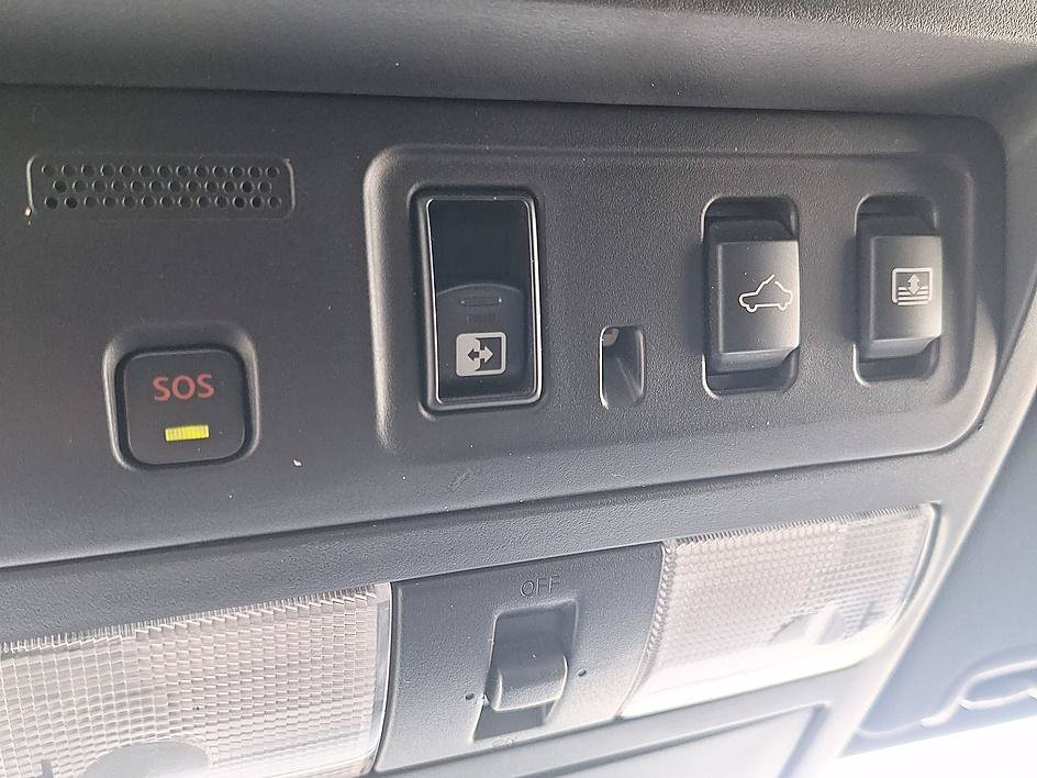 Used 2023 Nissan Titan PRO-4X w/ Pro-4x Convenience Package AWD/4WD image 32