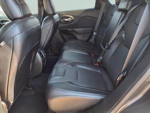 Used 2023 Jeep Cherokee Altitude Lux image 9