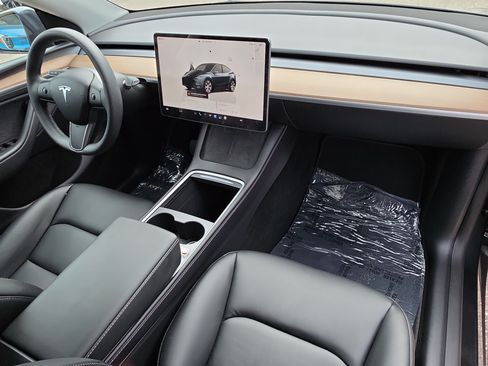 Used 2024 Tesla Model Y Long Range AWD/4WD image 12