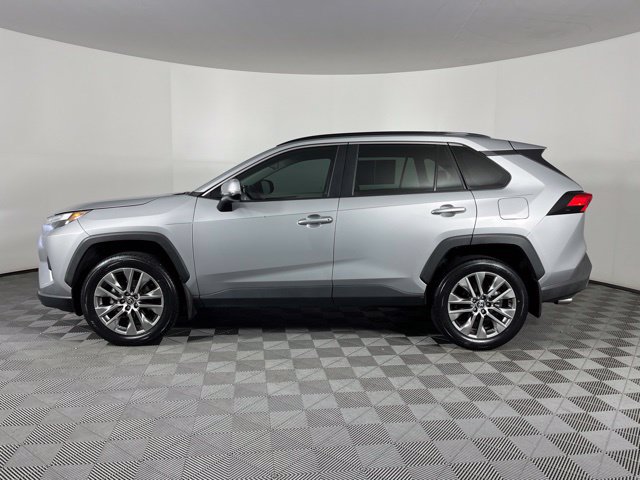 Used 2023 Toyota RAV4 XLE Premium FWD image 7