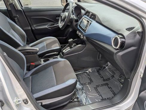 Used 2025 Nissan Versa SV FWD image 5