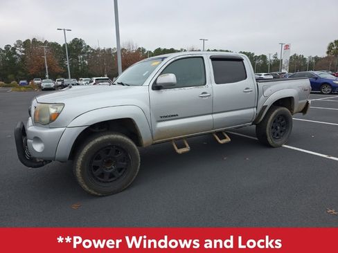 Used 2011 Toyota Tacoma PreRunner image 3