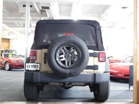 Used 2012 Jeep Wrangler Unlimited Sport image 6