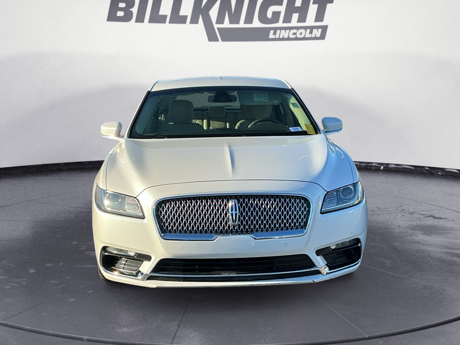 Used 2017 Lincoln Continental Select w/ Climate Package FWD image 8