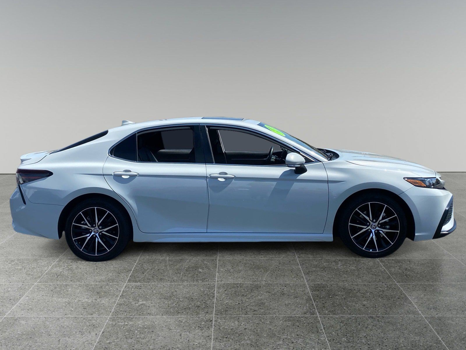 Used 2023 Toyota Camry SE w/ Audio Upgrade Package FWD image 6