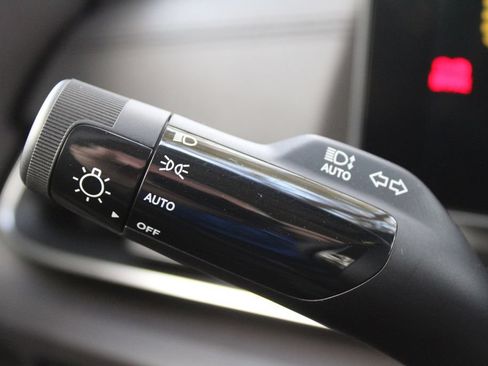 New 2026 Kia Carnival EX FWD image 33