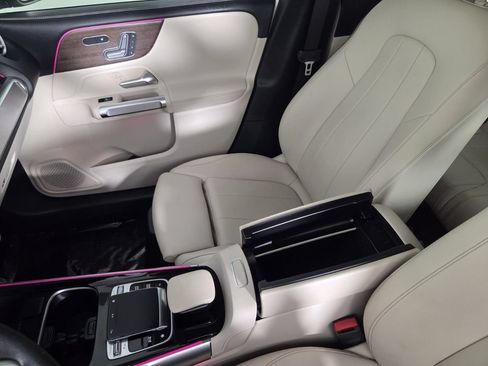 Used 2020 Mercedes-Benz GLB 250 image 20