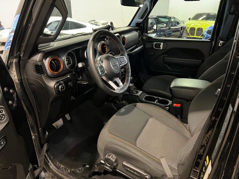 Used 2023 Jeep Gladiator Mojave w/ LED Lighting Group image 10