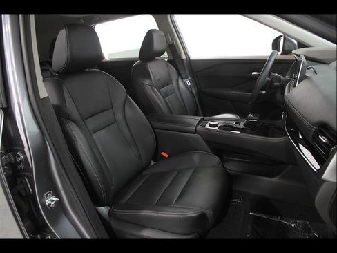 Used 2023 Nissan Rogue SL AWD/4WD image 16