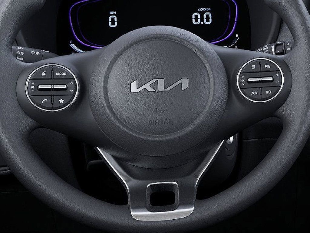 Used 2025 Kia Soul LX w/ LX Technology Package FWD image 22