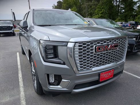 Certified 2023 GMC Yukon XL Denali w/ Denali Reserve Package AWD/4WD image 13