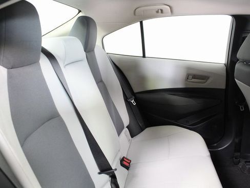 Used 2022 Toyota Corolla LE image 11