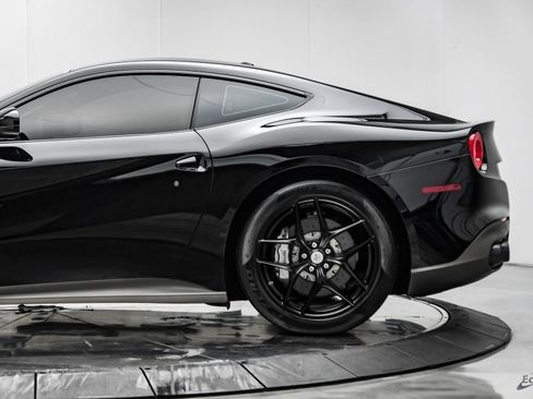 Used 2017 Ferrari F12 Berlinetta RWD image 11
