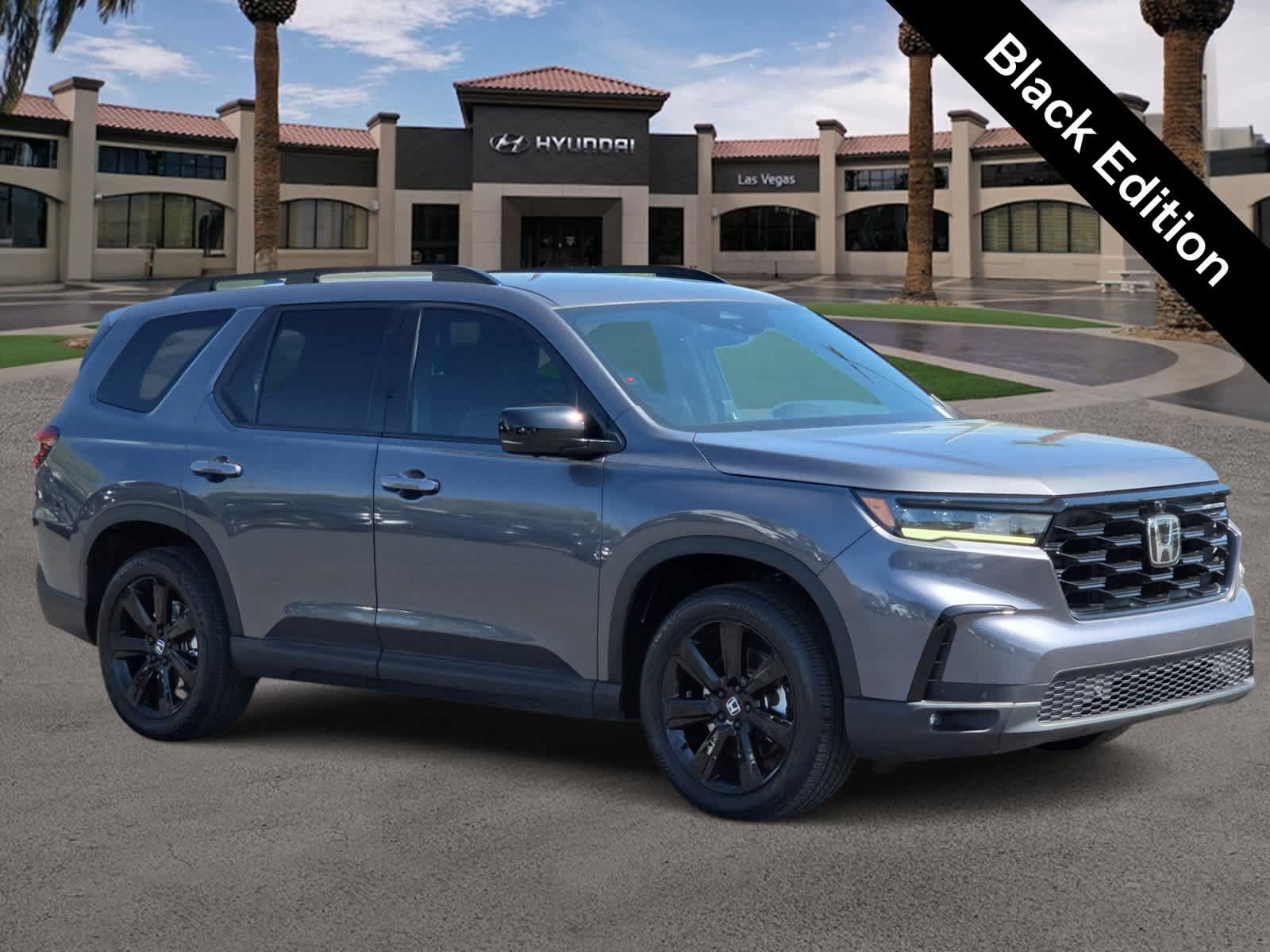Used 2025 Honda Pilot Black Edition image 2