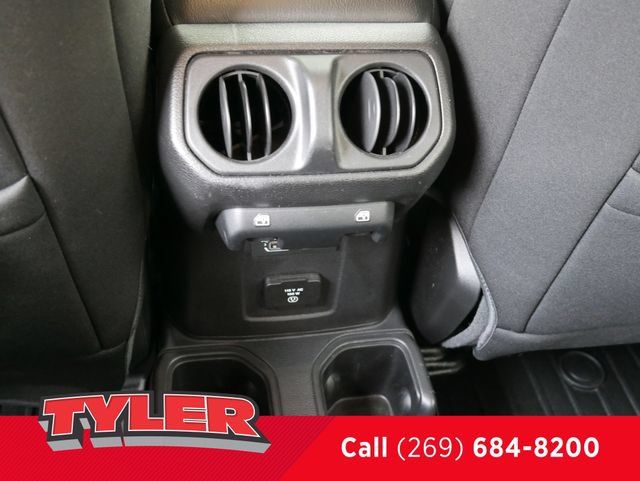 Used 2019 Jeep Wrangler Unlimited Rubicon w/ LED Lighting Group AWD/4WD image 42