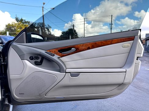 Used 2009 Mercedes-Benz SL 550 2dr Roadster 5.5L V8 image 15