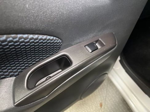 Used 2016 Nissan Versa Note SV image 39