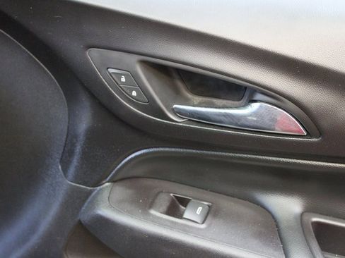 Used 2022 Chevrolet Equinox LT image 9