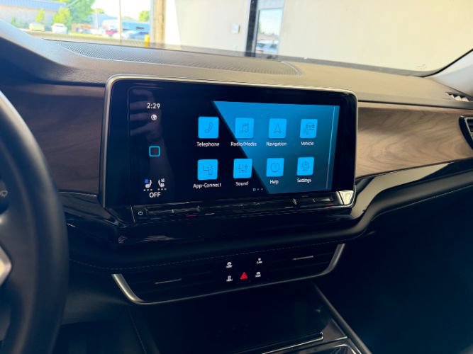 Used 2025 Volkswagen Atlas SE FWD image 15