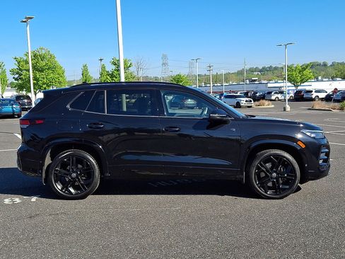 Used 2025 Volkswagen Tiguan SE R-Line AWD/4WD image 7