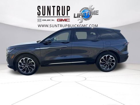 Used 2024 Lincoln Nautilus Reserve w/ Equipment Group 203A image 2