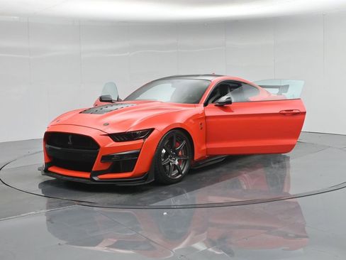 Used 2022 Ford Mustang Shelby GT500 w/ Carbon Fiber Track Pack image 32