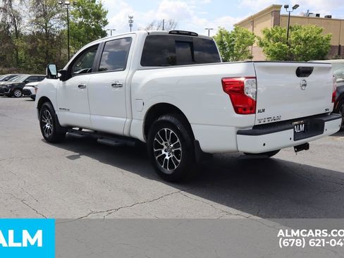 Used 2021 Nissan Titan SV w/ SV Convenience Package image 9