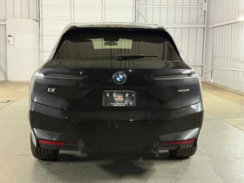 Used 2023 BMW iX xDrive50 w/ Sport Package AWD/4WD image 9