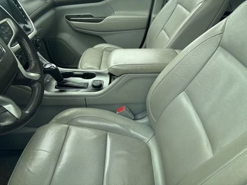 Used 2017 GMC Acadia SLT image 10