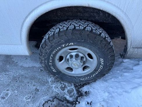 Used 2022 Chevrolet Express 2500 w/ Communications Package image 5