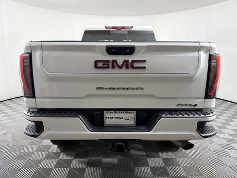 Used 2024 GMC Sierra 2500 AT4 w/ AT4 Premium Plus Package AWD/4WD image 5