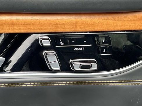 Used 2024 Jeep Grand Wagoneer L Series III image 30