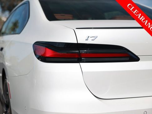Used 2025 BMW i7 M70 w/ Executive Package image 13