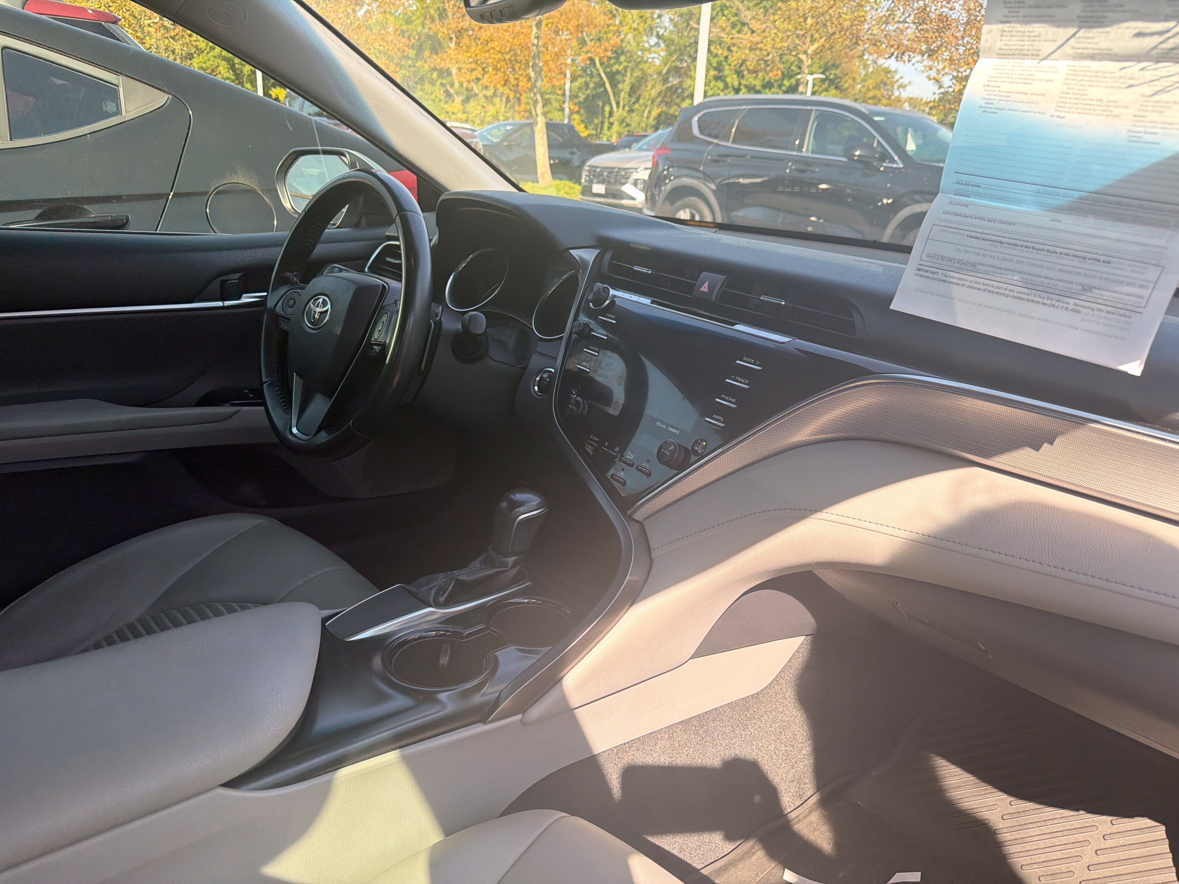 Used 2018 Toyota Camry SE w/ Audio Package FWD image 11
