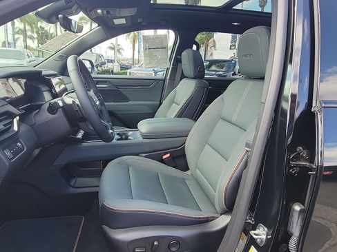 Used 2026 GMC Acadia AT4 w/ Luxury Package image 20