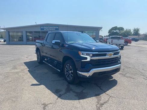 Used 2023 Chevrolet Silverado 1500 LT w/ Z71 Off-Road Package AWD/4WD image 8
