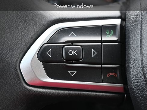 Used 2024 Jeep Compass Latitude image 9