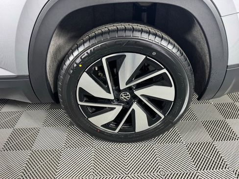 Used 2024 Volkswagen Atlas SE image 35