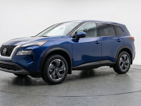 Used 2025 Nissan Rogue SV AWD/4WD image 3