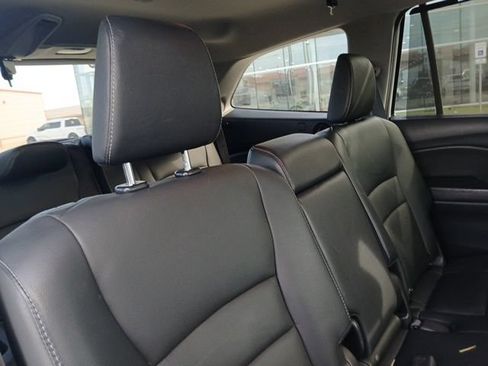 Used 2020 Honda Pilot Touring image 12