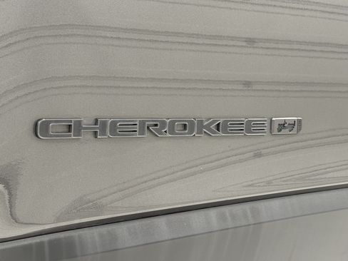 Used 2021 Jeep Cherokee Latitude Lux 80th Anniv w/ Quick Order Package 26U 80TH AWD/4WD image 63
